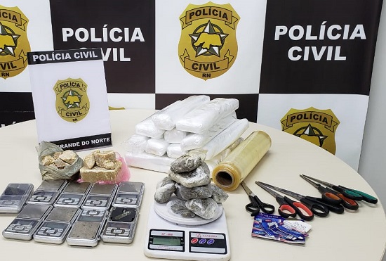 Após denúncia anônima, polícia apreende drogas na Zona Leste de Natal