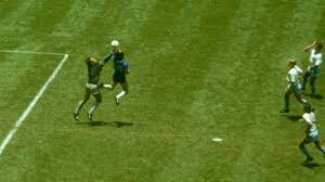 VÍDEO: Assista aos 10 gols mais bonitos de Maradona