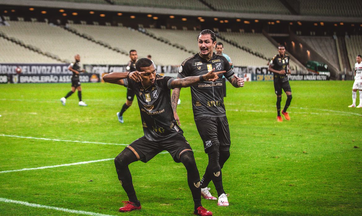 Ceará e São Paulo ficam no 1 a 1 em jogo que pode ser anulado por erro do VAR