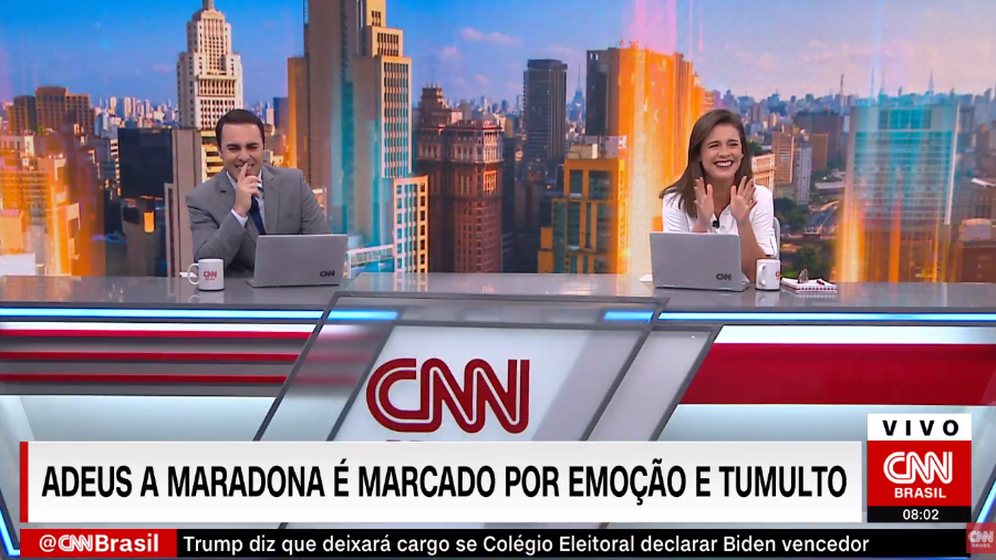 VÍDEO: Âncoras da CNN têm ataque de riso ao vivo e interrompem jornal