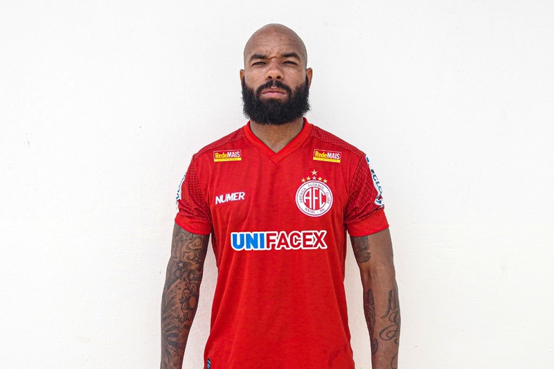 América anuncia novo reforço na lateral esquerda