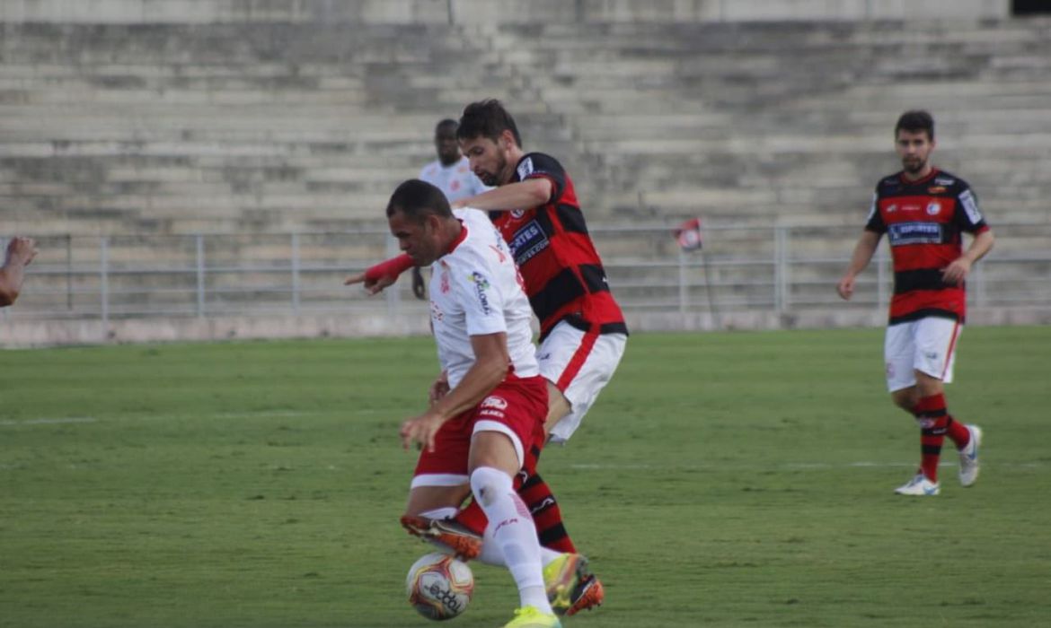 América e Campinense ficam no zero a zero