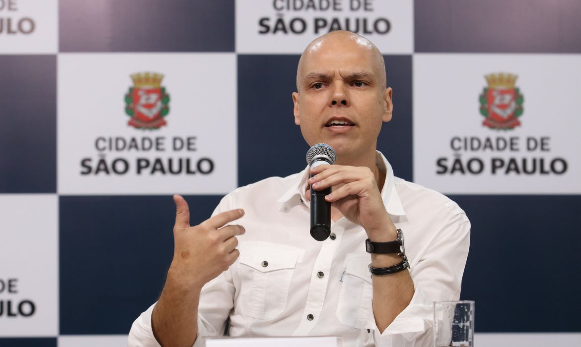 Bruno Covas, do PSDB, é reeleito prefeito de São Paulo