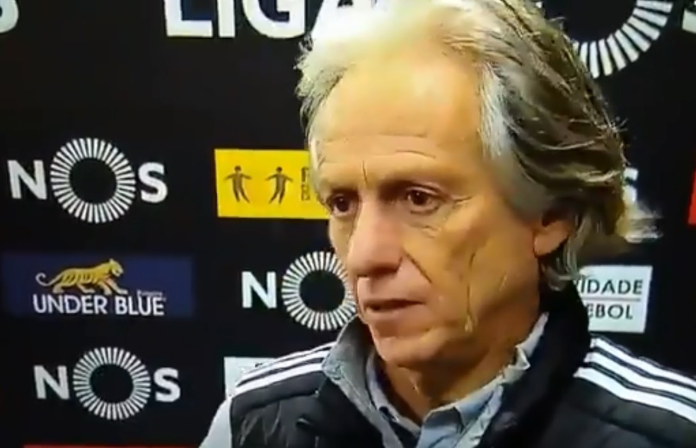 Jorge Jesus dá resposta machista a repórter após jogo do Benfica