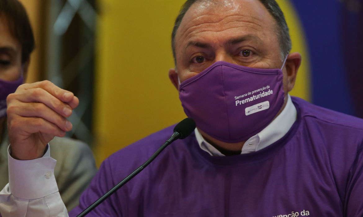 Lockdown em várias cidades foi um erro, diz ministro da Saúde