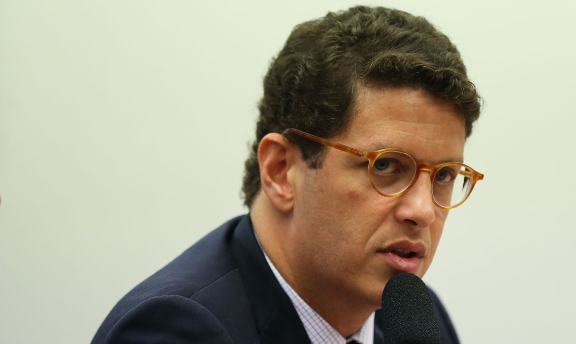 Salles: Saneamento urbano é a maior questão ambiental do Brasil