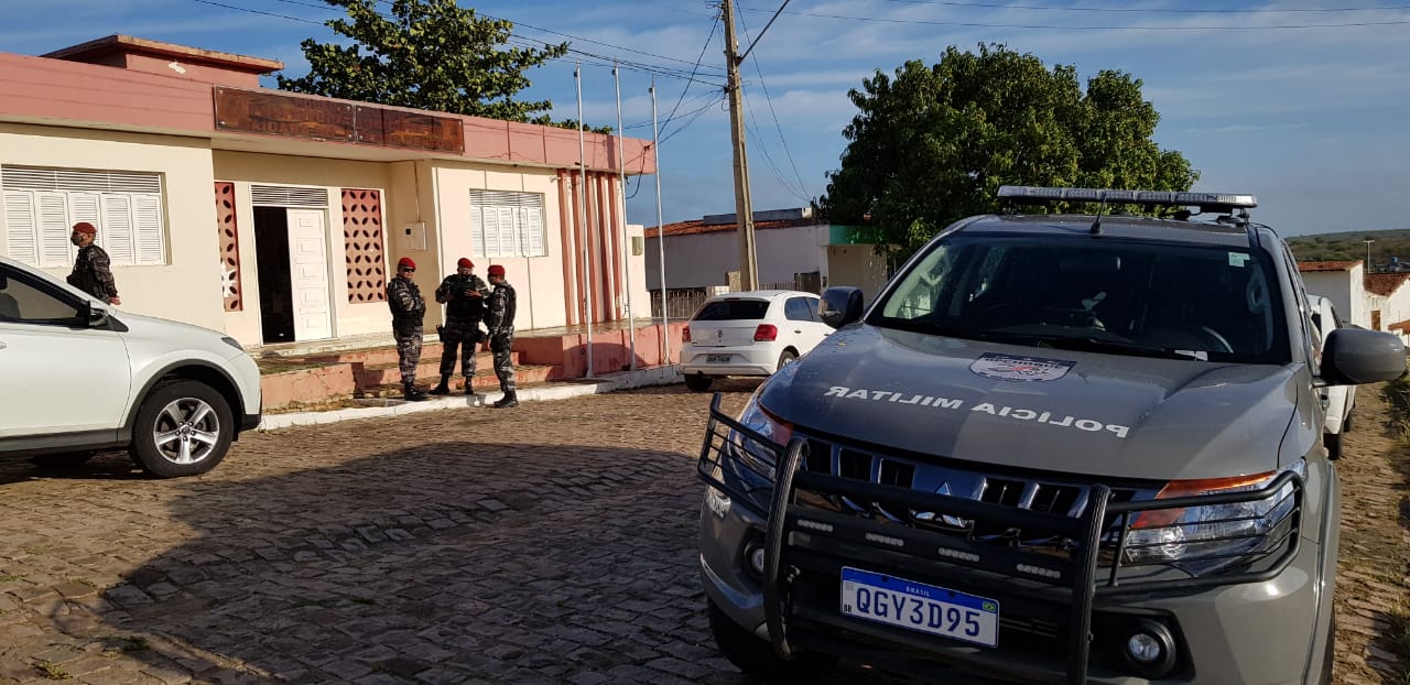Operação do MP apura desvio de recursos e cumpre mandados contra prefeito do RN