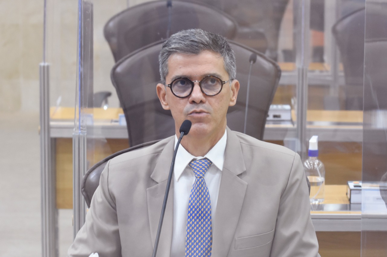 "Ele não para, mesmo diante da pandemia", diz deputado do RN sobre Bolsonaro