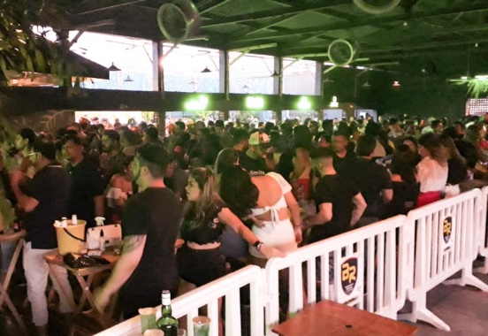 Bares e casas de shows que não cumprem medidas contra Covid serão interditados