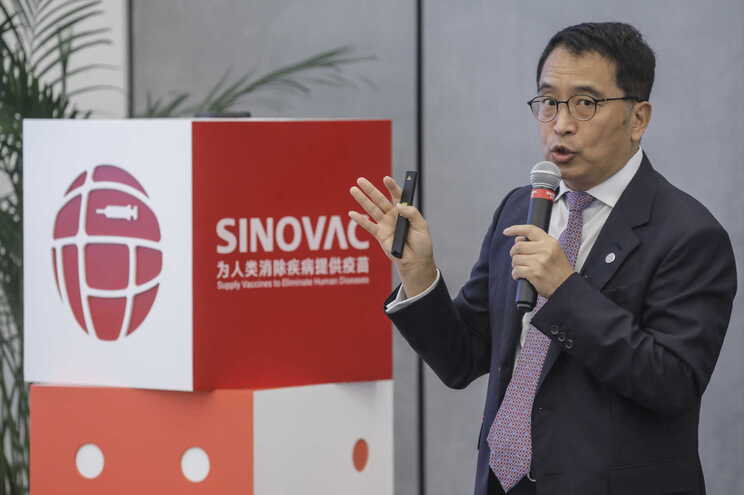 CEO da Sinovac subornou autoridades para aprovação de vacinas no passado