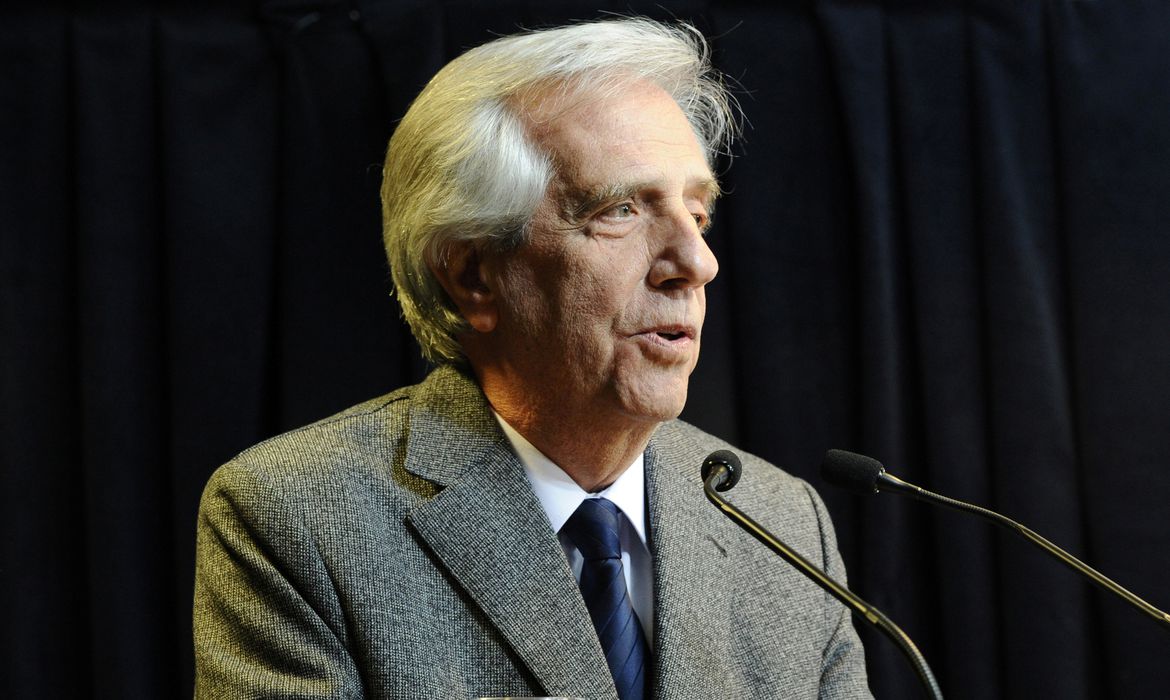 Morre ex-presidente do Uruguai um ano após deixar poder
