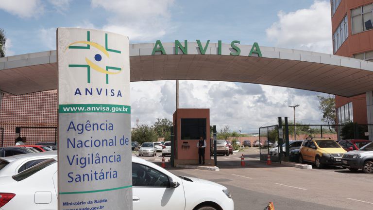 Covid-19: Anvisa aprova regras para uso emergencial de vacinas