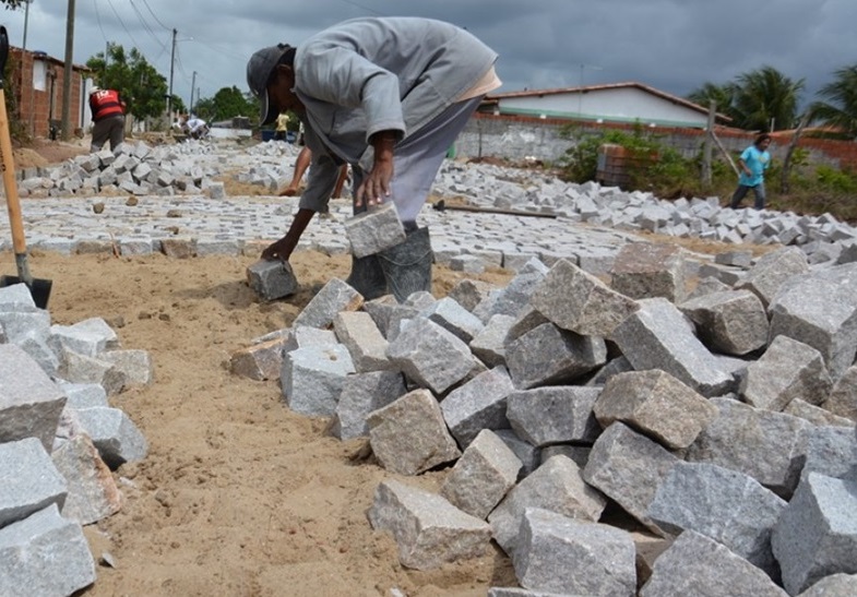 Macaíba: Licitação para novas obras de calçamento depende apenas de aval da CEF