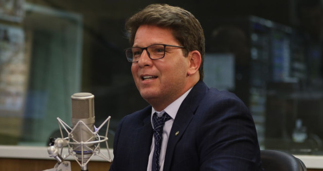 Secretário do Governo Bolsonaro passa por cateterismo após princípio de infarto