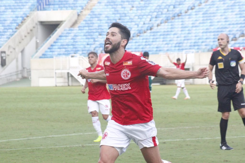 América goleia Coruripe e avança na Série D