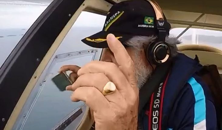VÍDEO: Celular cai de avião, filma trajeto até o chão e é achado intacto