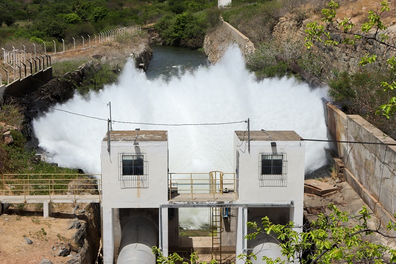 Primeira hidrelétrica instalada no RN entra em fase de testes