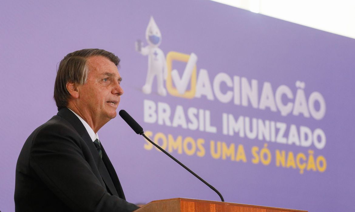 Bolsonaro pede união a governadores no combate à covid-19