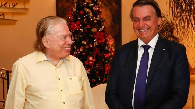 Bolsonaro visita Silvio Santos e faz homenagem aos 90 anos do apresentador