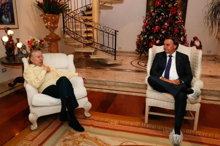 SBT justifica encontro de Silvio com Bolsonaro: 'dono da concessão'