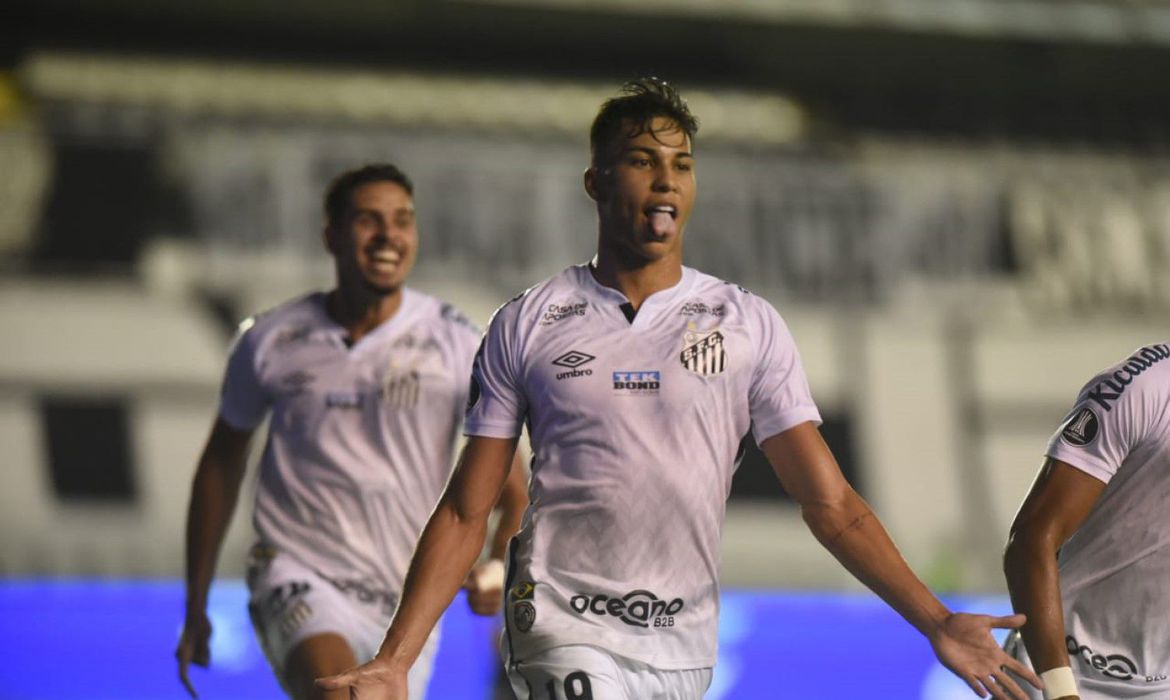 Libertadores: Santos vai à semi com bênção de Pelé e gol relâmpago