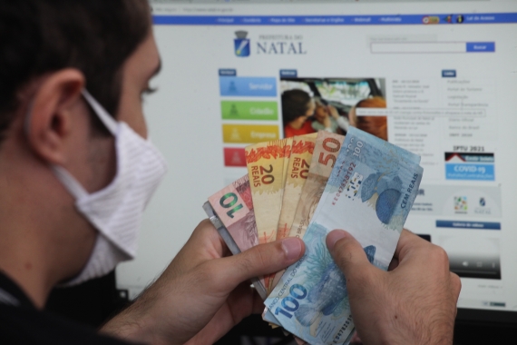 Prefeitura de Natal anuncia antecipação do pagamento do 13º salário
