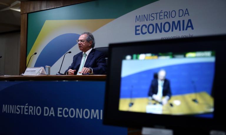 Guedes: Vacinação em massa é importante para sustentar retomada da economia