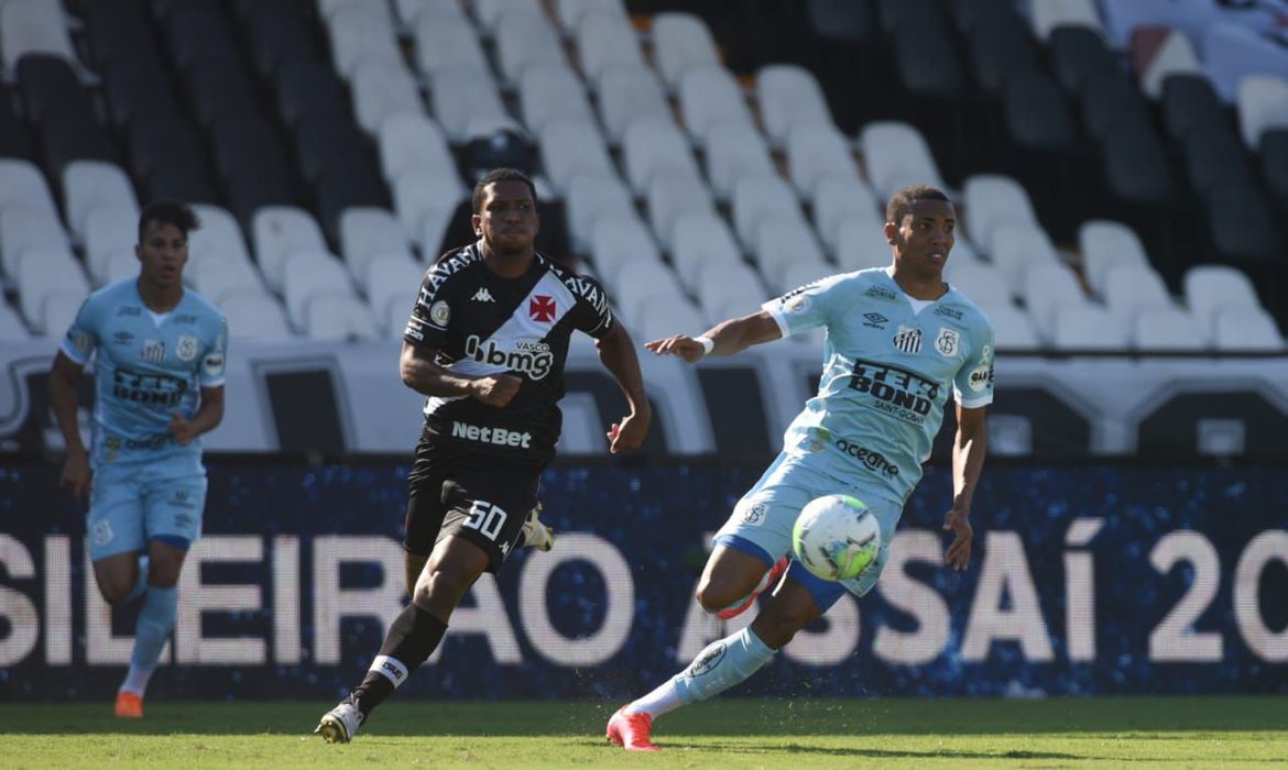 Brasileirão: Vasco segura Santos e vence em São Januário por 1 a 0
