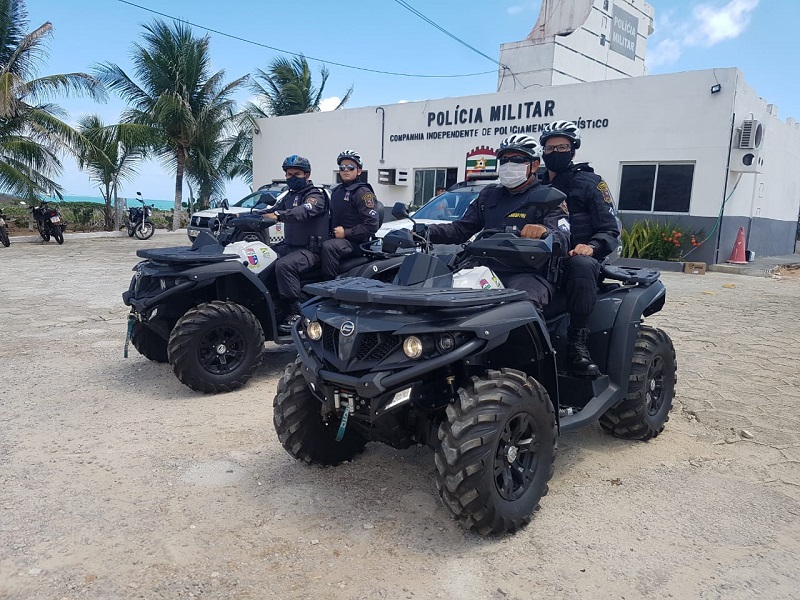 PM apreende drogas na orla de Ponta Negra