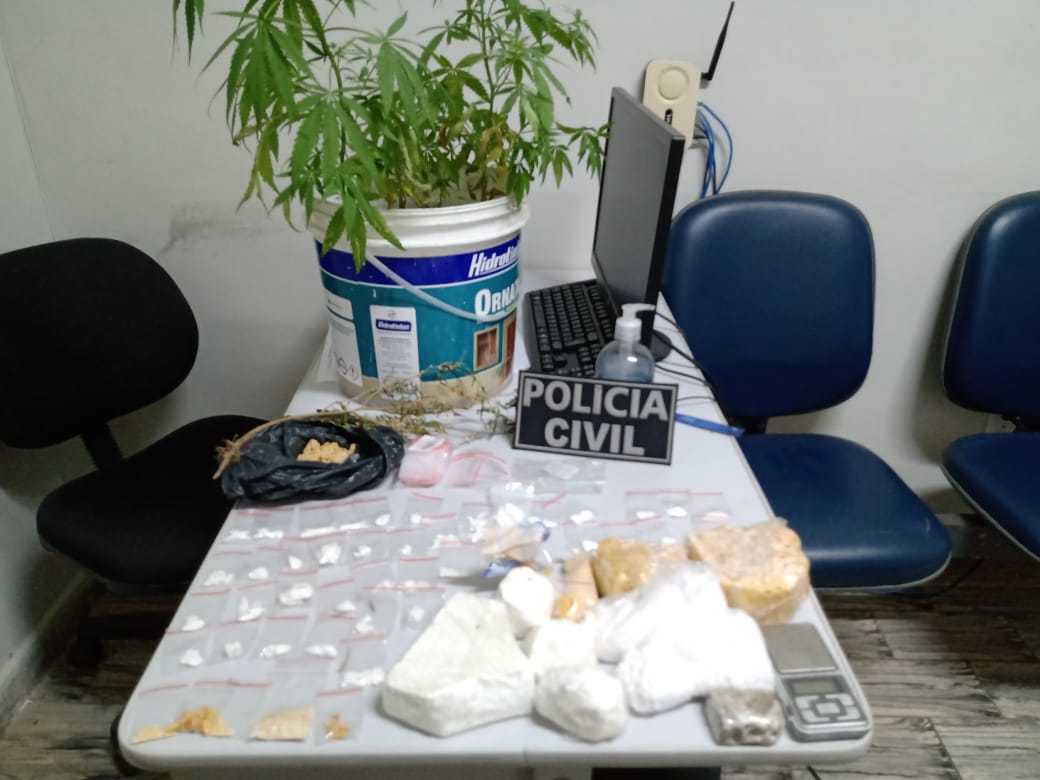 Polícia apreende drogas, dinheiro, arma de fogo e munições em operação no Seridó