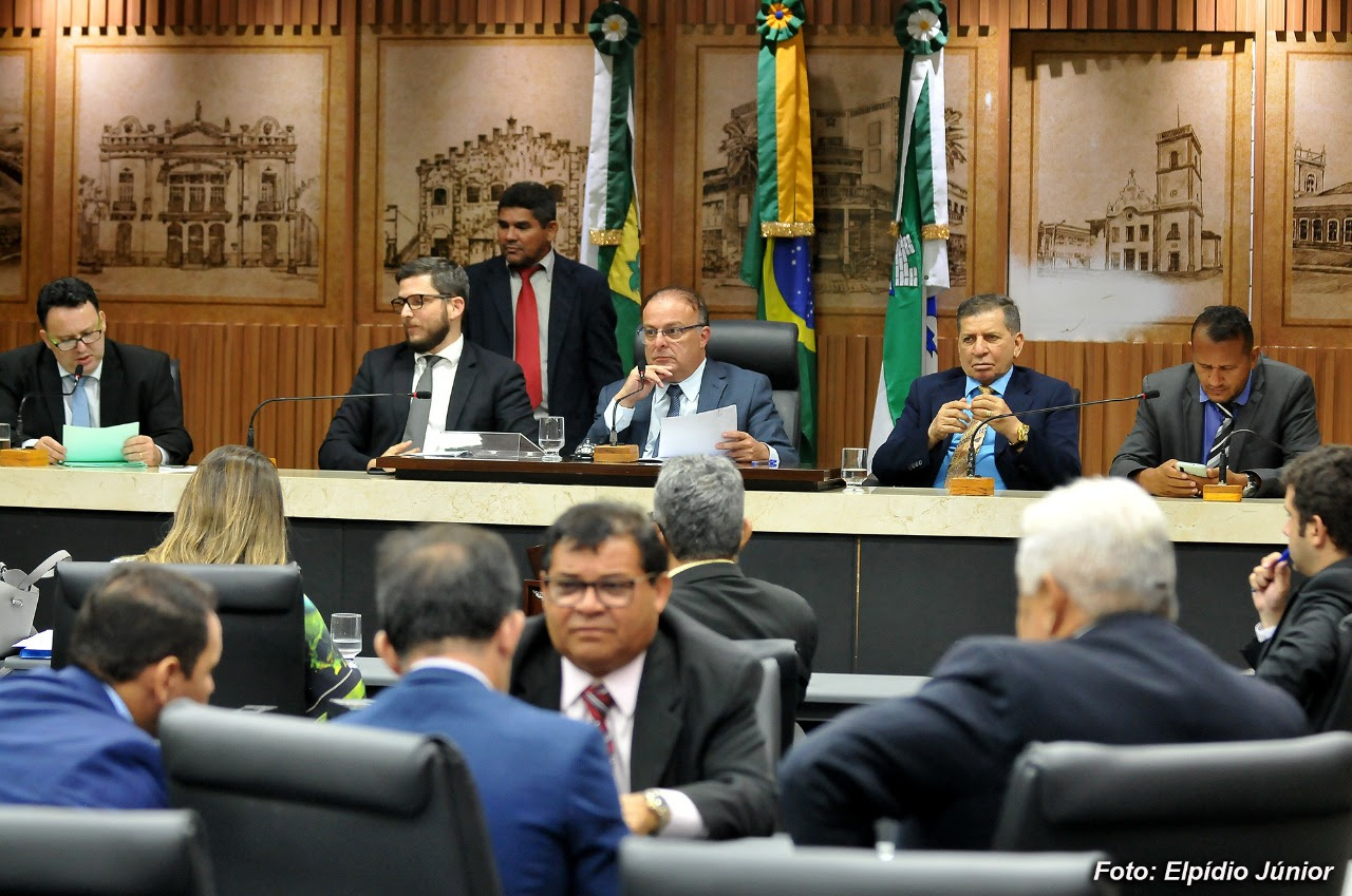 Câmara Municipal de Natal aprova reeleição ininterrupta para presidência da Casa
