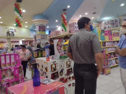 Procon notifica lojas de shopping por descumprimento de decretos em Natal