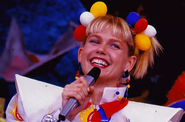 Após mais de 30 anos, Xuxa responde carta de fã: 'Um pouco atrasada'