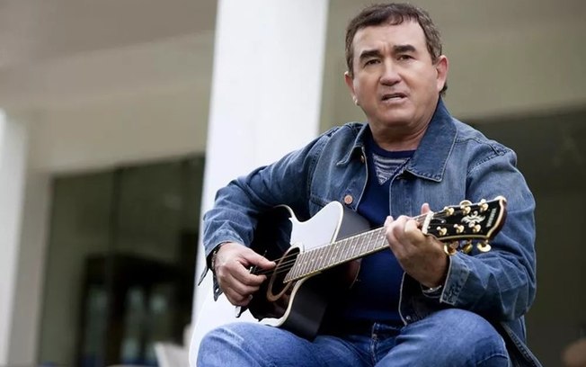 Amado Batista contrai novo coronavírus após show no interior do RN