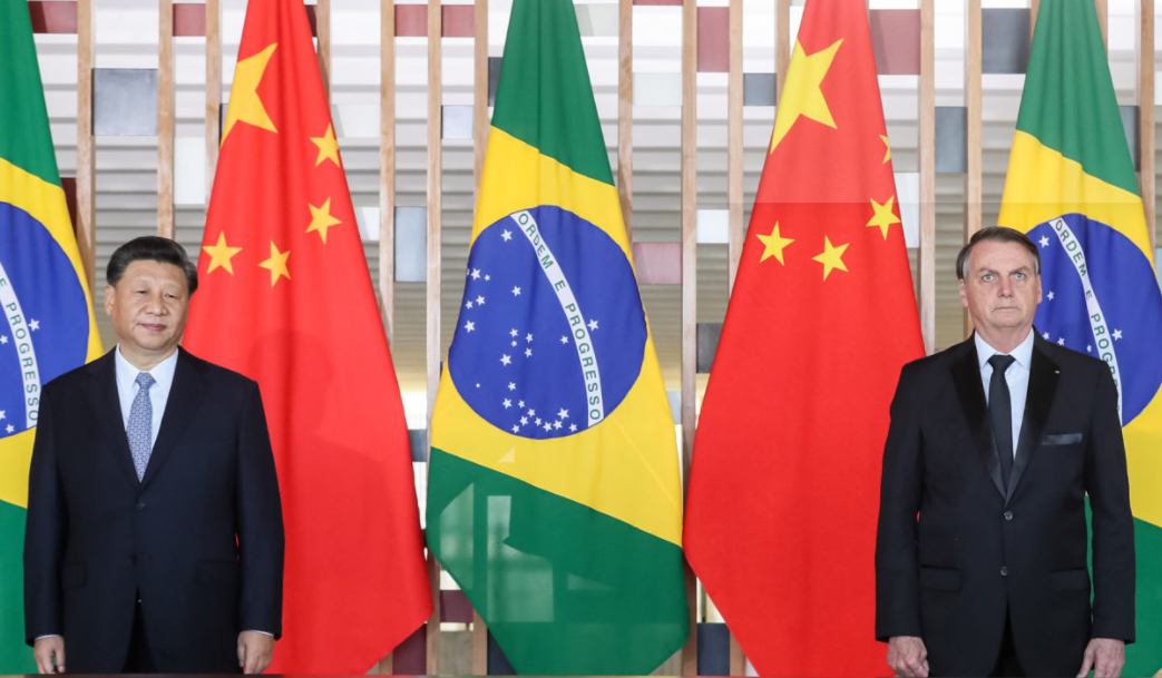 Bolsonaro divulga postagem que acusa China de piratear mares e saquear recursos