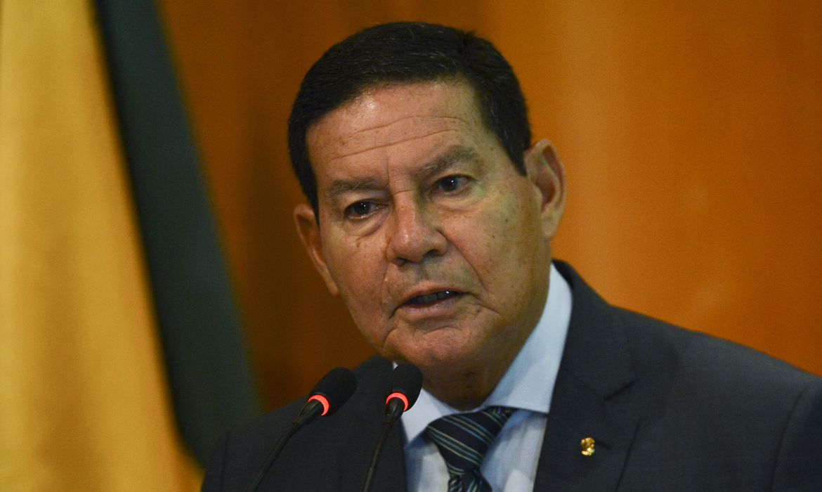 Vice-presidente Hamilton Mourão testa positivo para a Covid-19