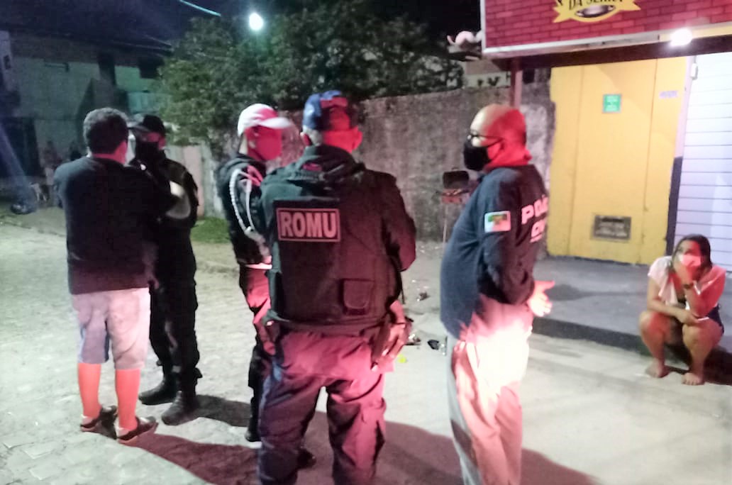 Agentes de segurança encerram aglomerações em Natal durante feriadão