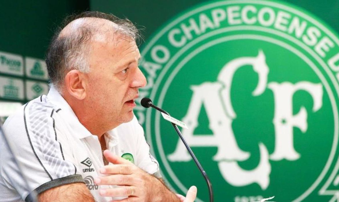 Presidente da Chapecoense morre vítima da covid-19