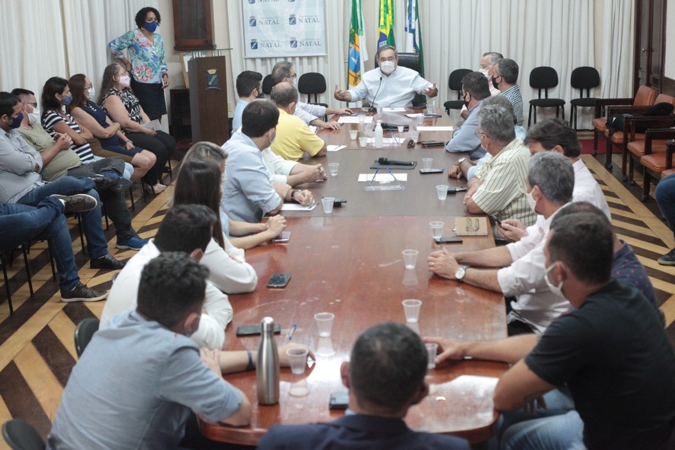 Após exoneração em massa, Prefeito de Natal renomeia parte do secretariado