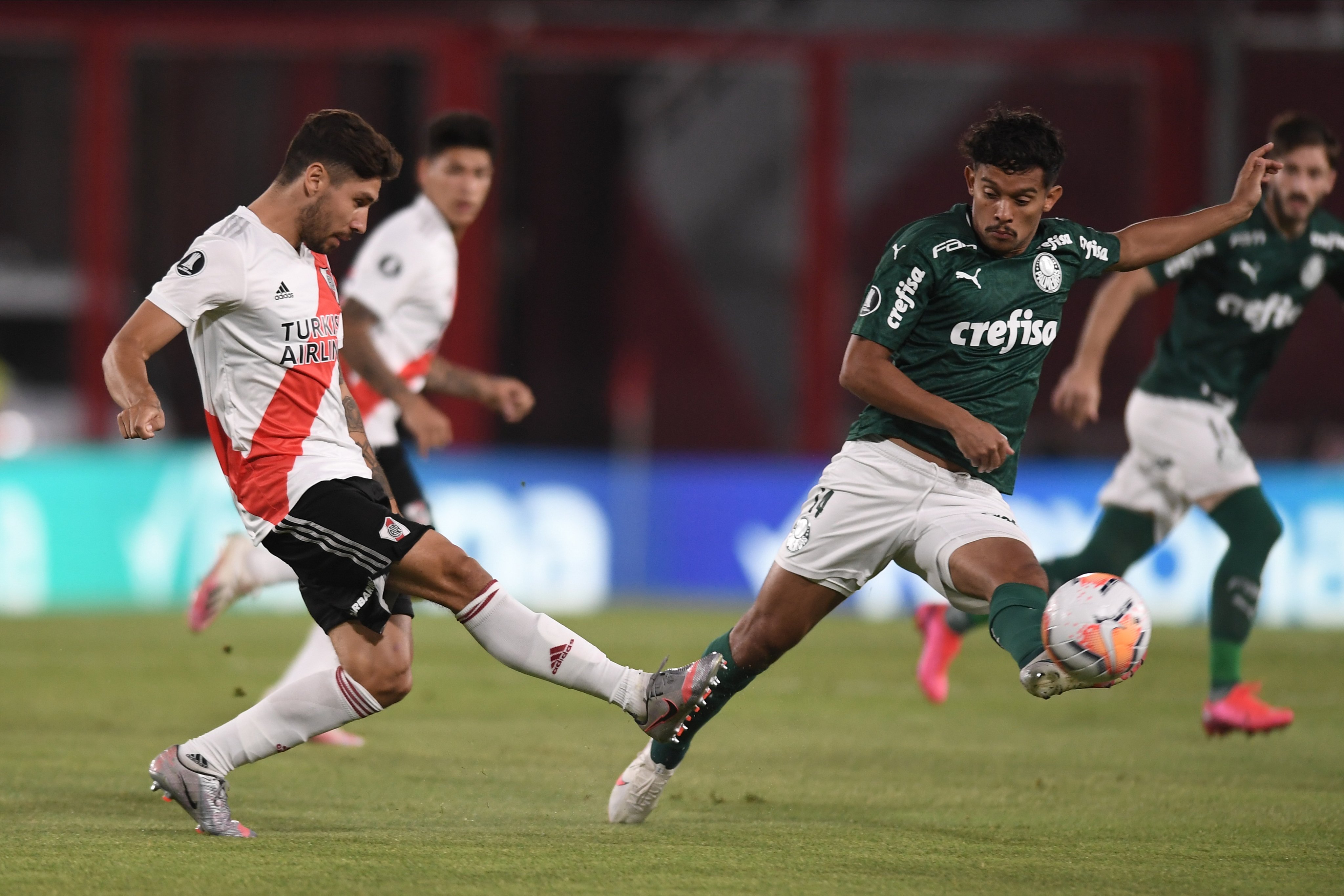Palmeiras vence River na Argentina e está perto da final da Libertadores