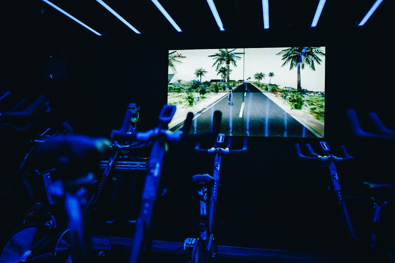 Conheça o scape: jogo virtual de ciclismo indoor que diverte e condiciona