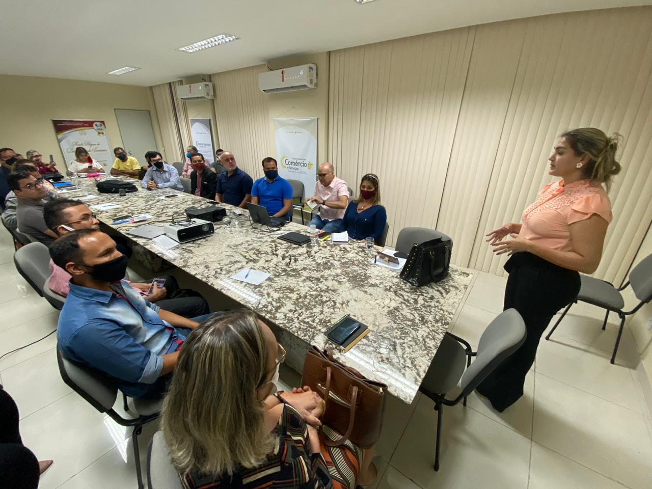 Prefeita de Extremoz reúne secretariado e adota primeiras medidas emergenciais