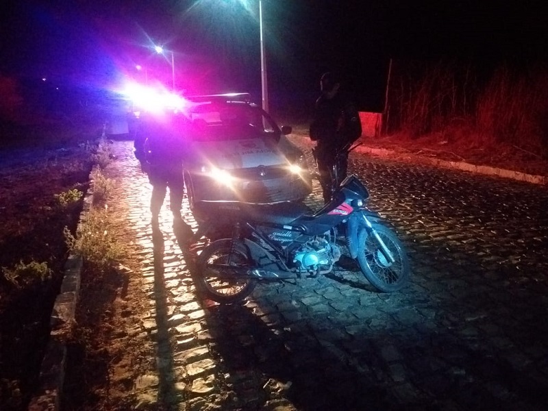 Polícia recupera veículo roubado e detém suspeito em Mossoró