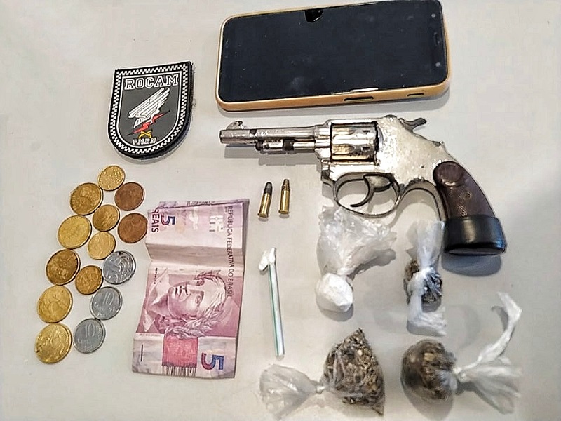 Dupla é presa portando drogas e arma de fogo na Zona Norte de Natal