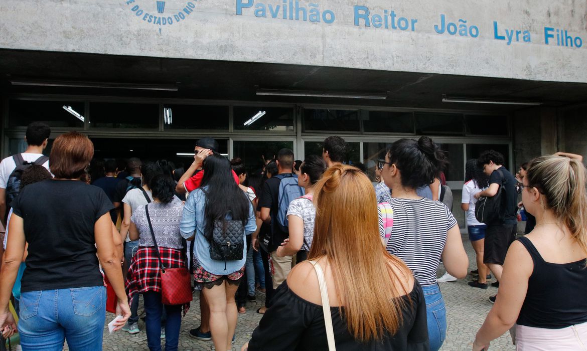 Secretários estaduais de saúde pedem que prova do Enem seja adiada