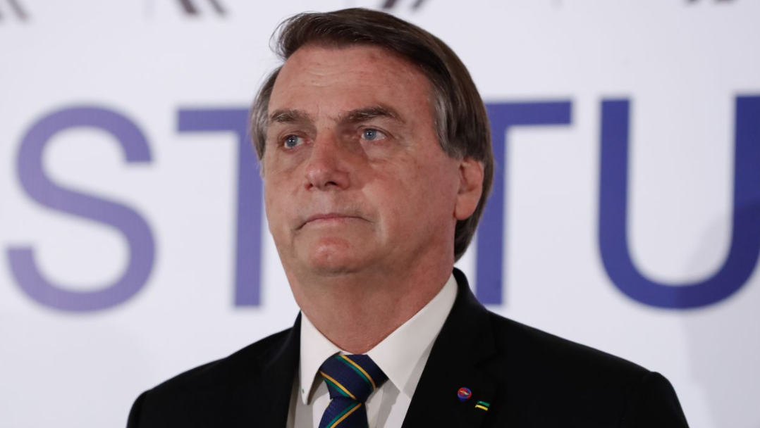 Bolsonaro: Doria é 'moleque' e ele e Maia querem sua cadeira para 'roubar'