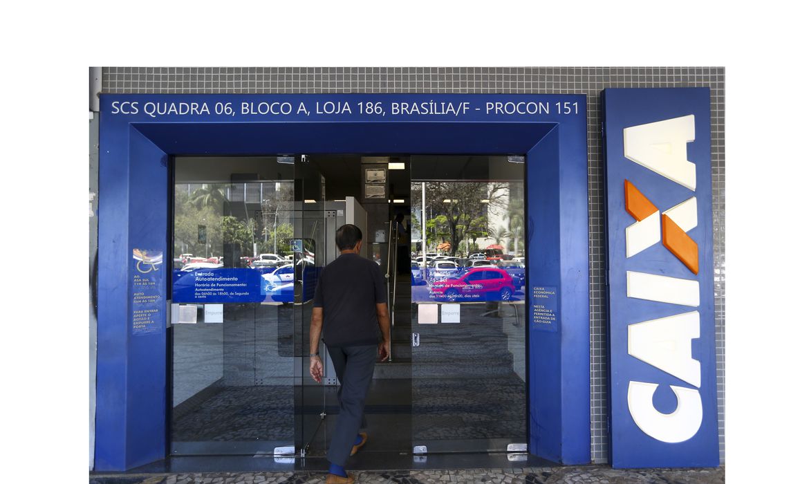 Caixa paga abono a cerca de 3,4 milhões de trabalhadores; veja quem tem direito