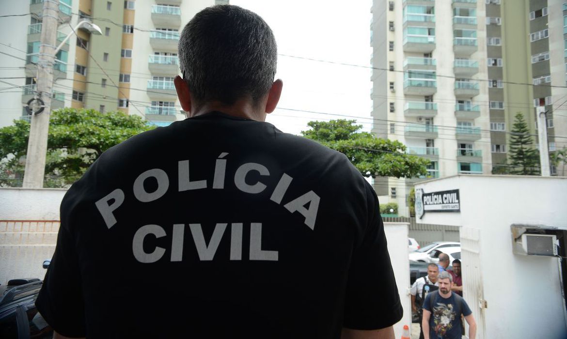 Ex-vereador é preso em esquema de desvio de combustíveis no Rio