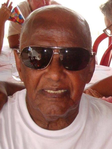 Médico de 95 anos que seria 1° vacinado contra covid em cidade morre horas antes