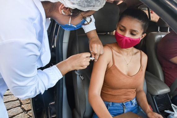 Natal retoma vacinação na segunda e amplia para mais profissionais da saúde
